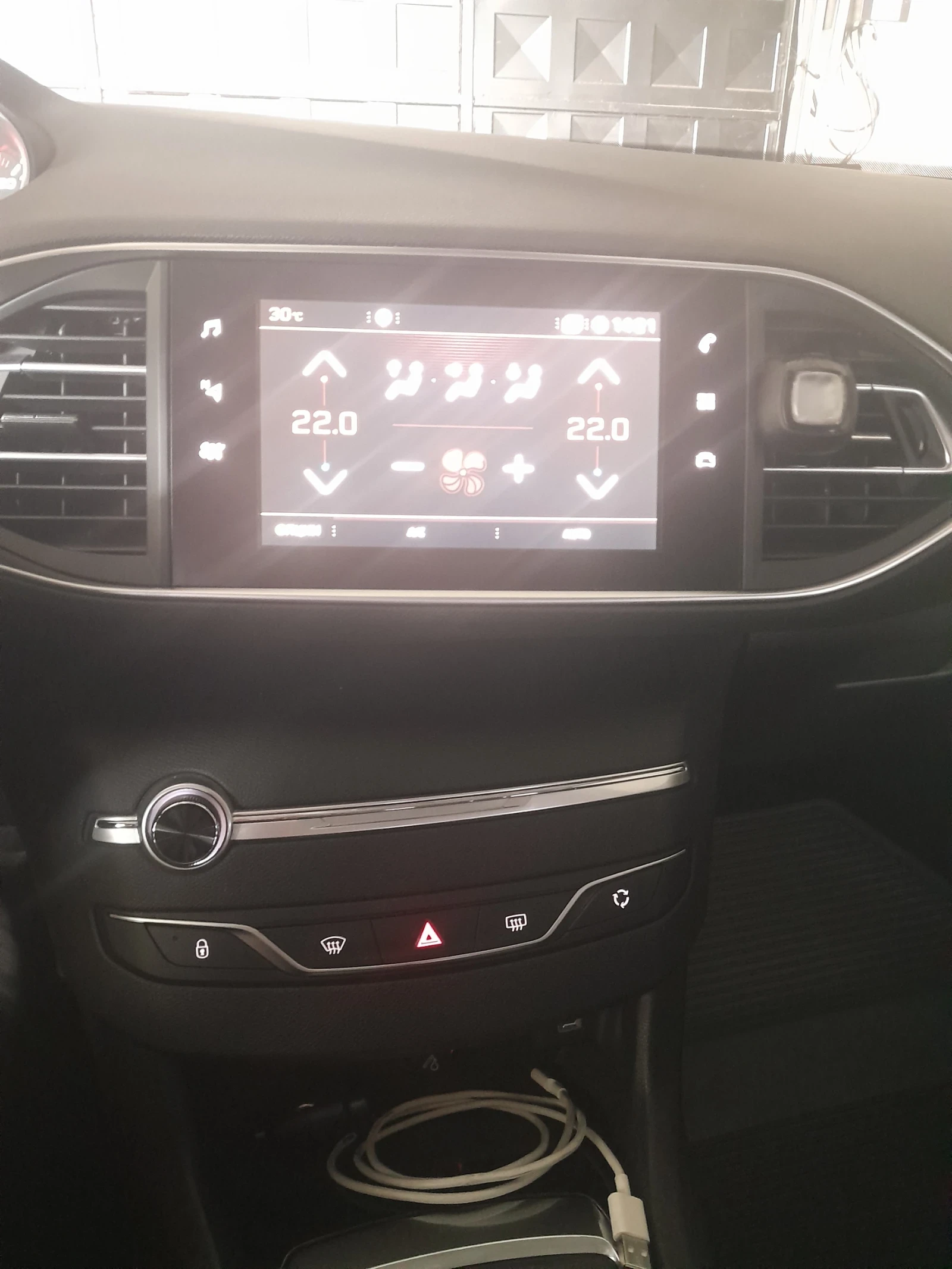 Peugeot 308 SW 1.5blu hdi 131k.s., снимка 11 - Автомобили и джипове - 54427854