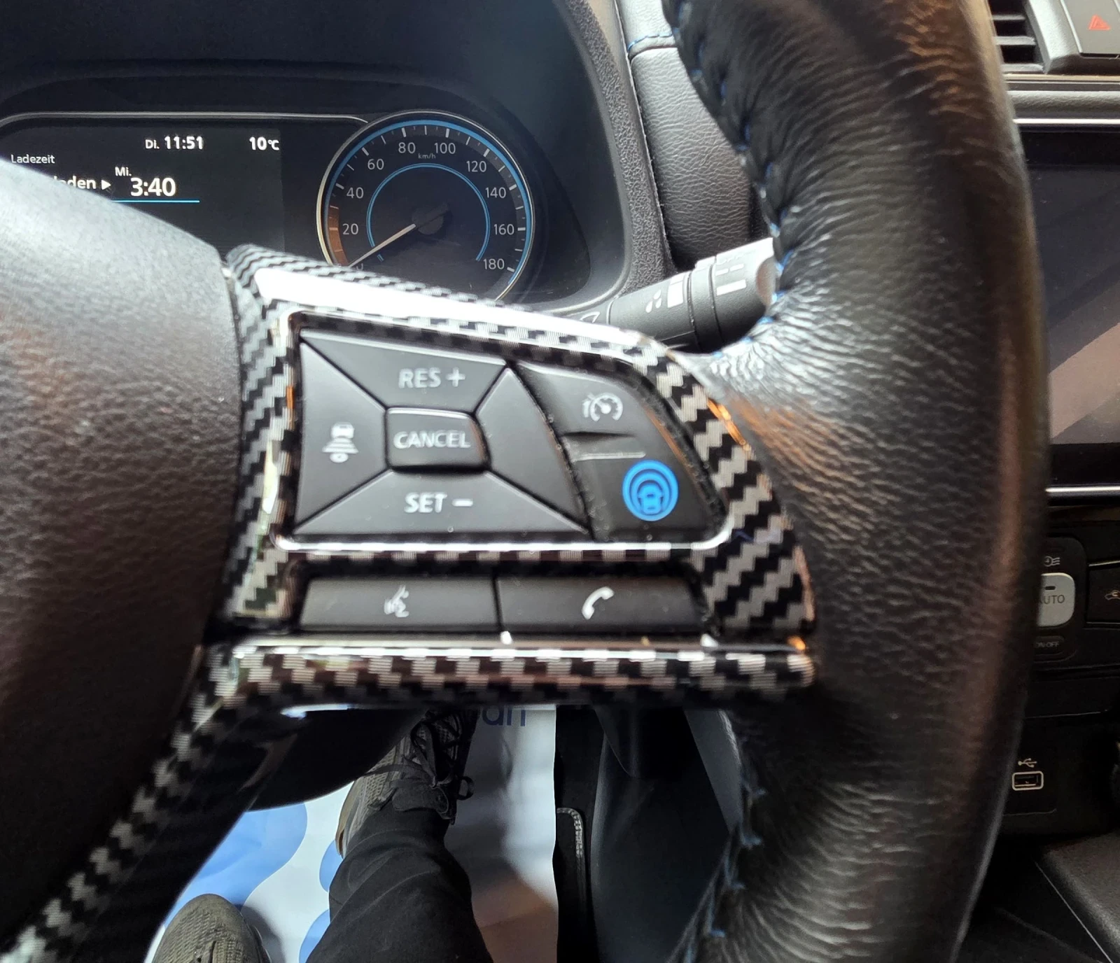 Nissan Leaf  Пълна Сервизна История, снимка 14 - Автомобили и джипове - 54195631