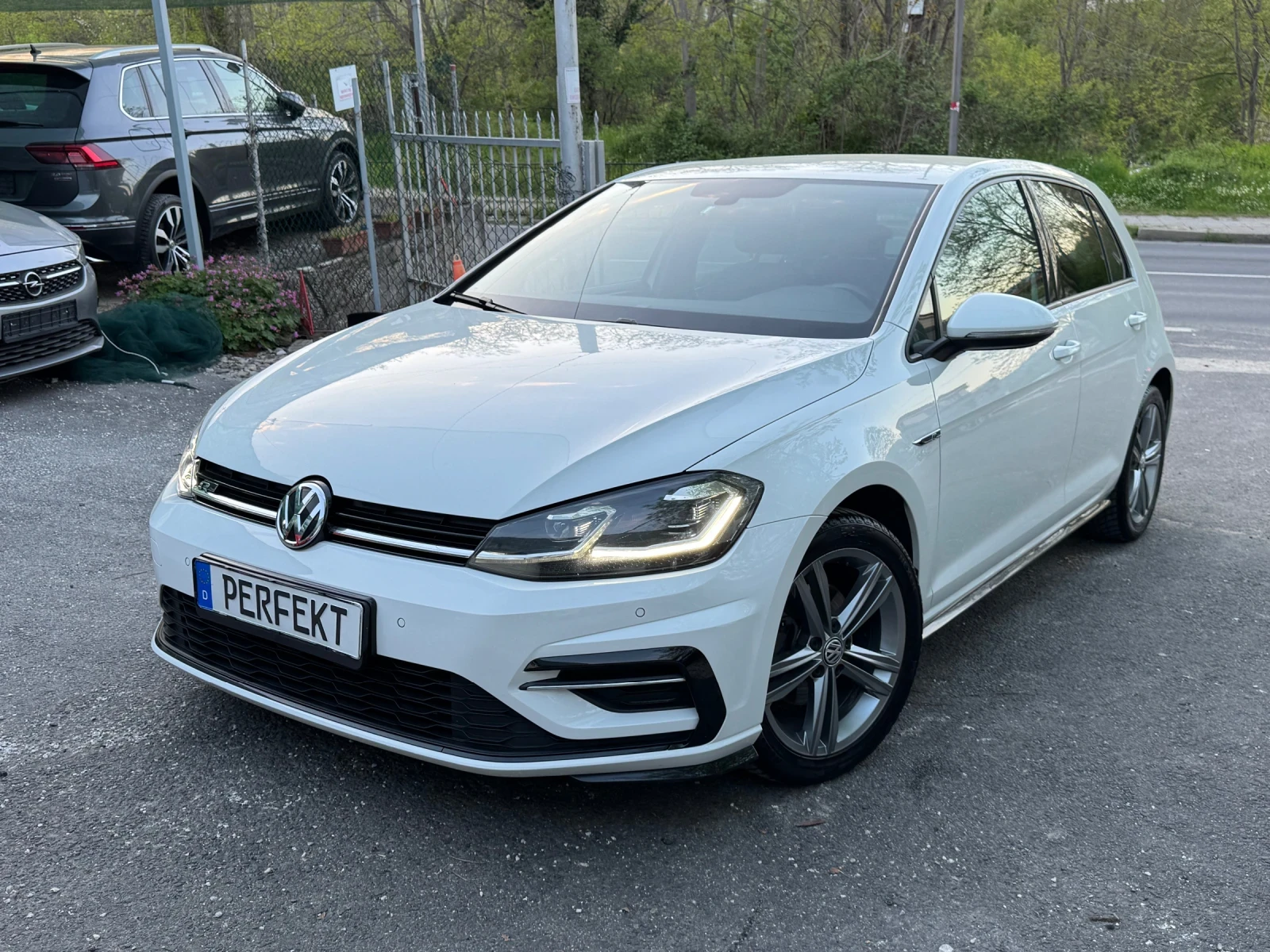 VW Golf 7.5* TDI* R-Line* Virtual* Keyless