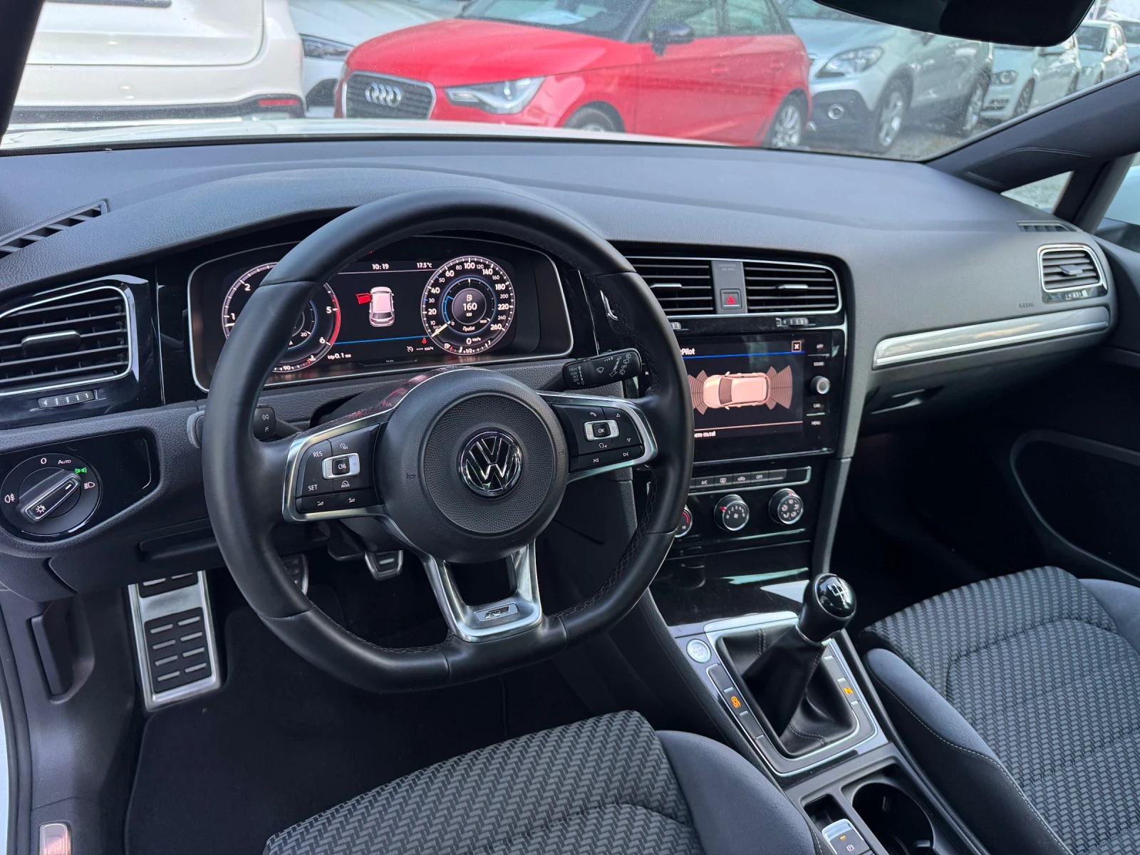 VW Golf 7.5* TDI* R-Line* Virtual* Keyless, снимка 9 - Автомобили и джипове - 54370322