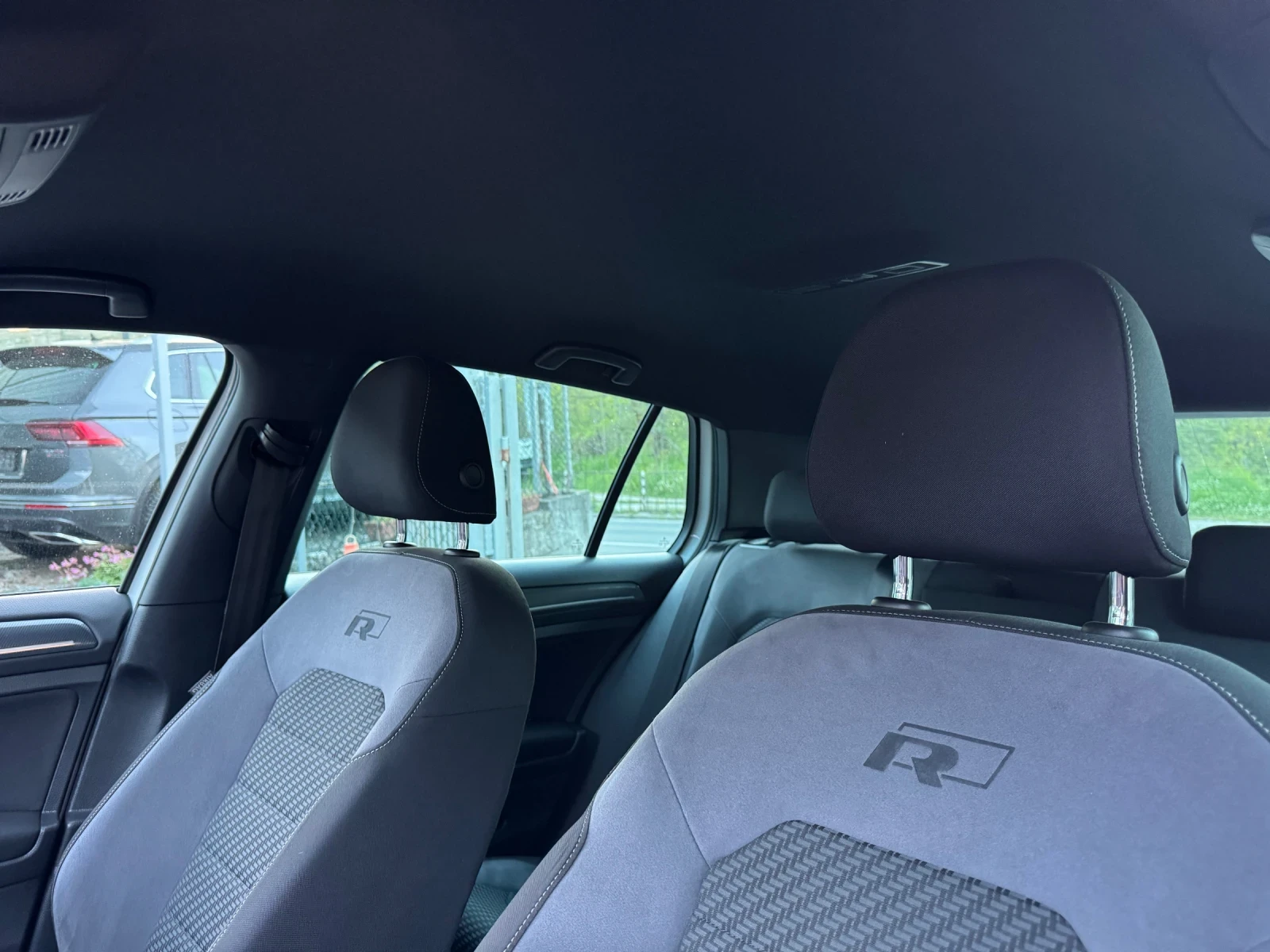 VW Golf 7.5* TDI* R-Line* Virtual* Keyless, снимка 11 - Автомобили и джипове - 54370322