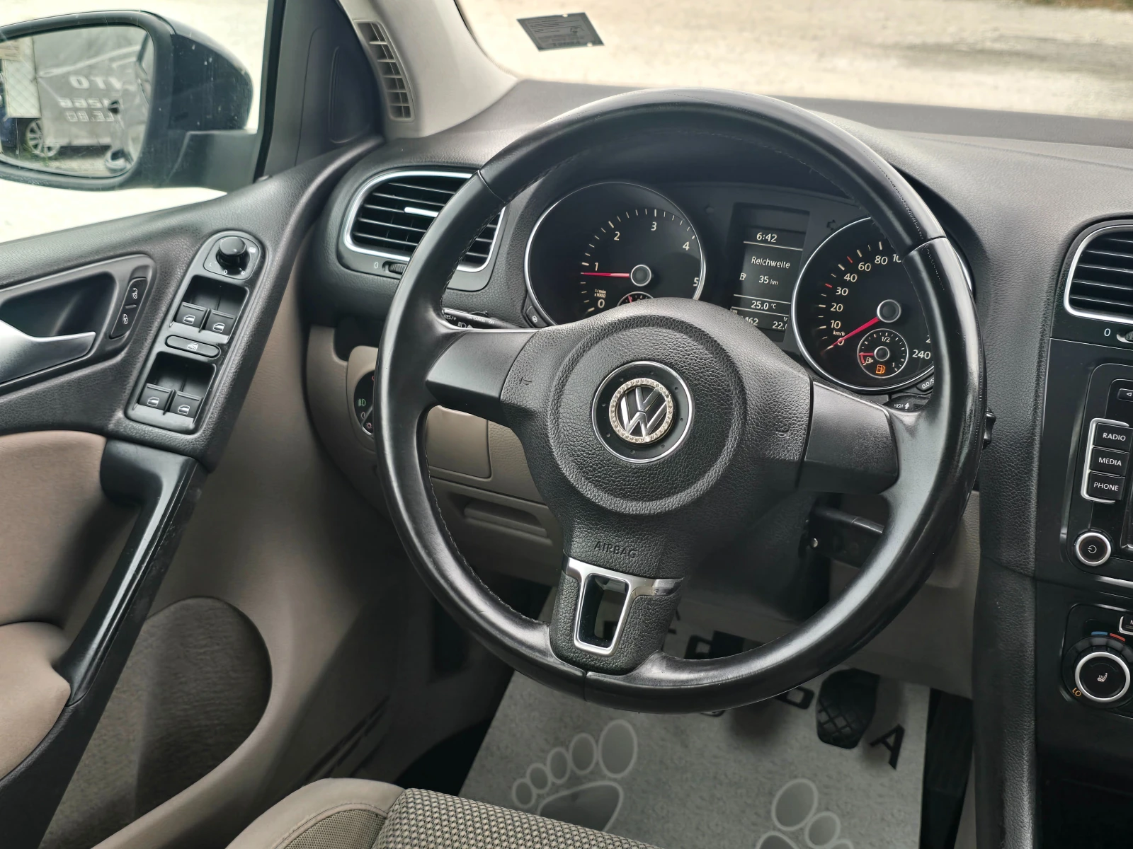 VW Golf 2.0-110к.с.КЛИМАТРОНИК, ПОДГРЕВ, снимка 14 - Автомобили и джипове - 55221577