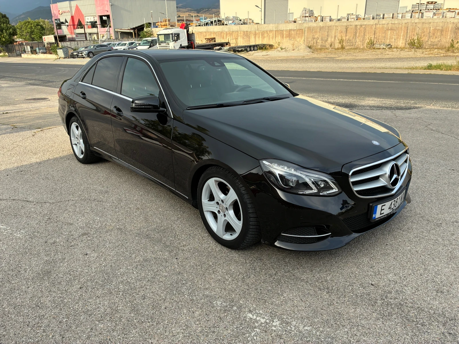 Mercedes-Benz E 220 9G, нова верига, личен автомобил, обслужен, снимка 2 - Автомобили и джипове - 55876139