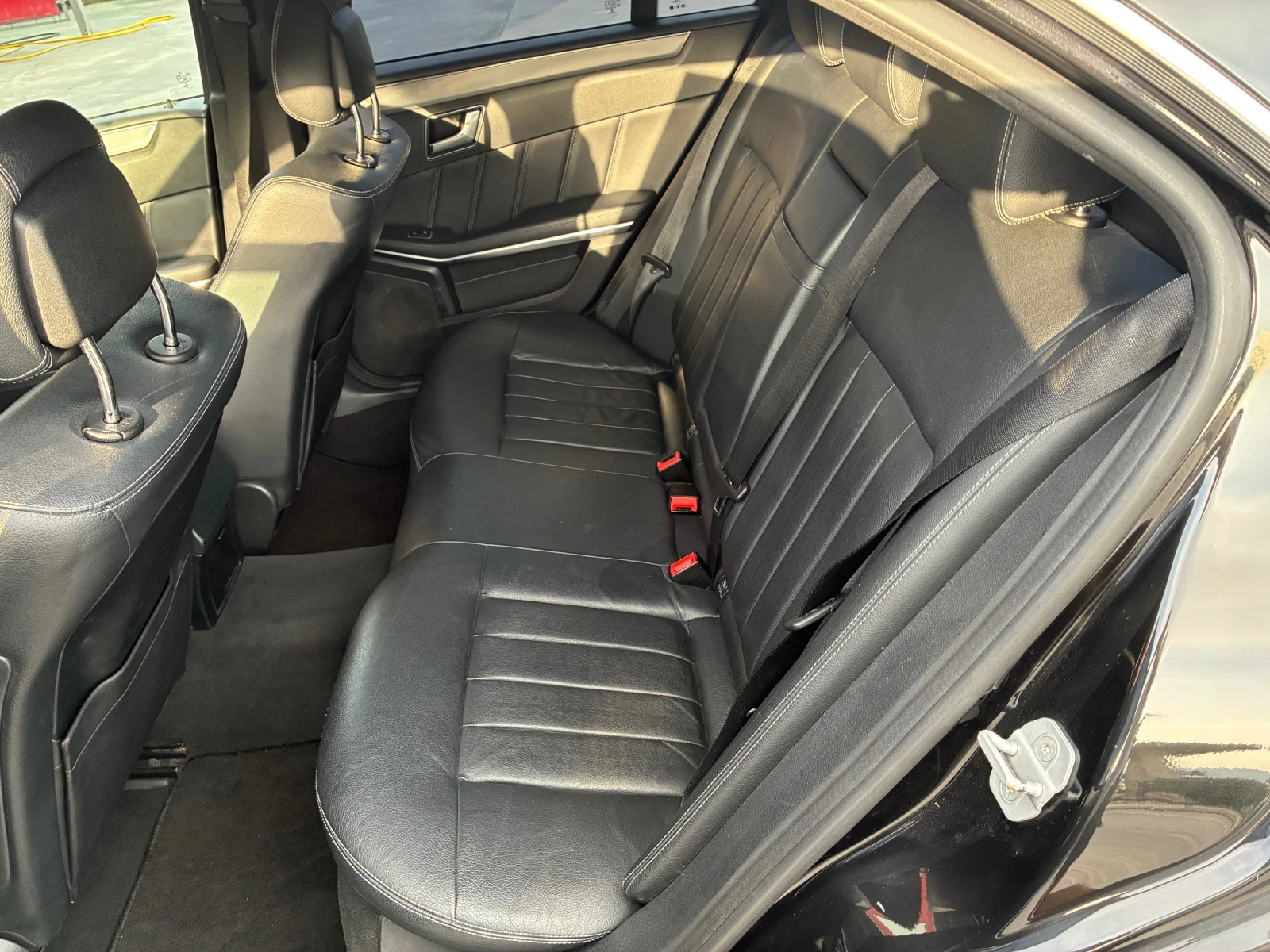 Mercedes-Benz E 220 9G, нова верига, личен автомобил, обслужен, снимка 12 - Автомобили и джипове - 55876139