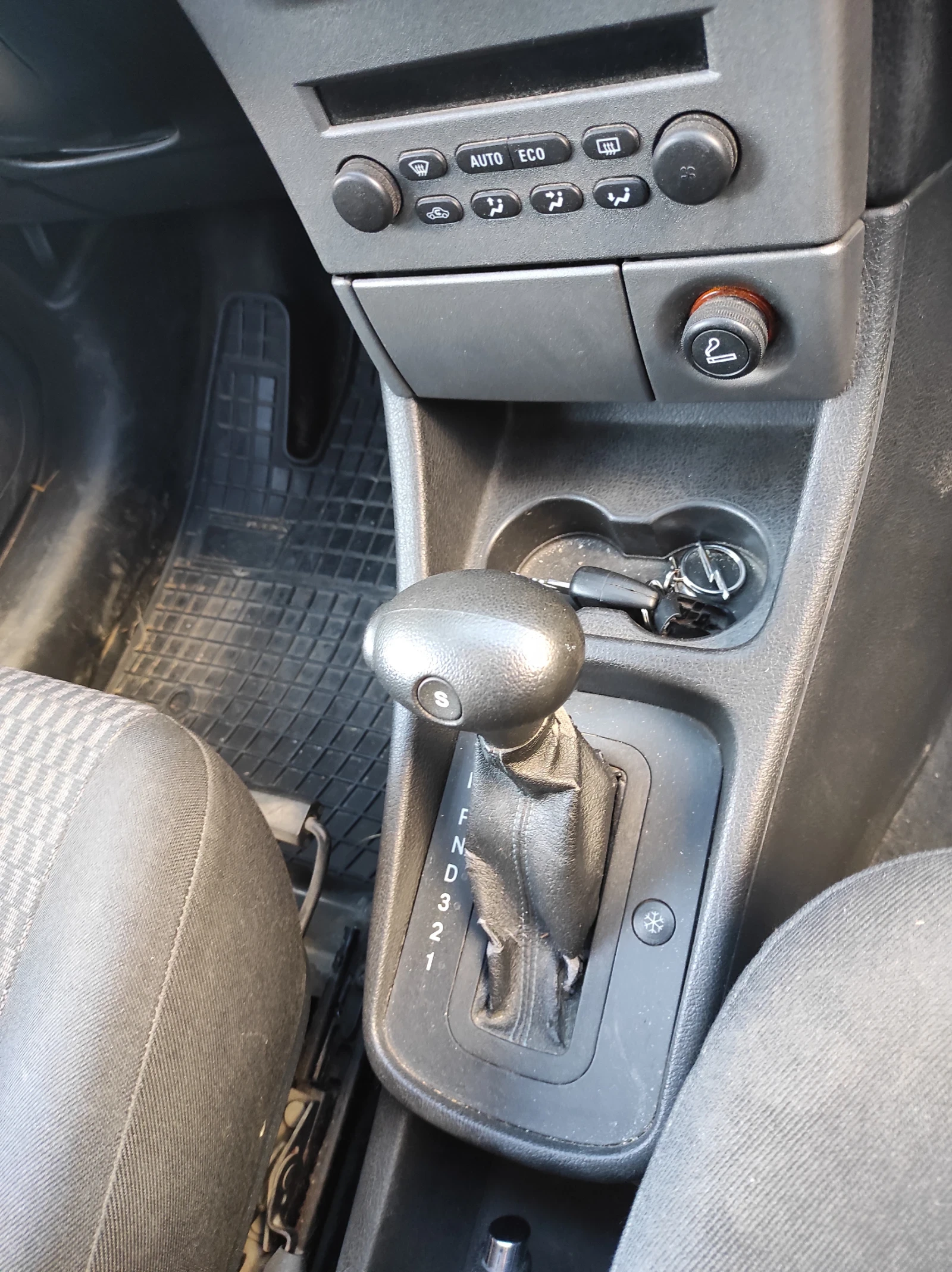 Opel Zafira, снимка 12 - Автомобили и джипове - 56433231