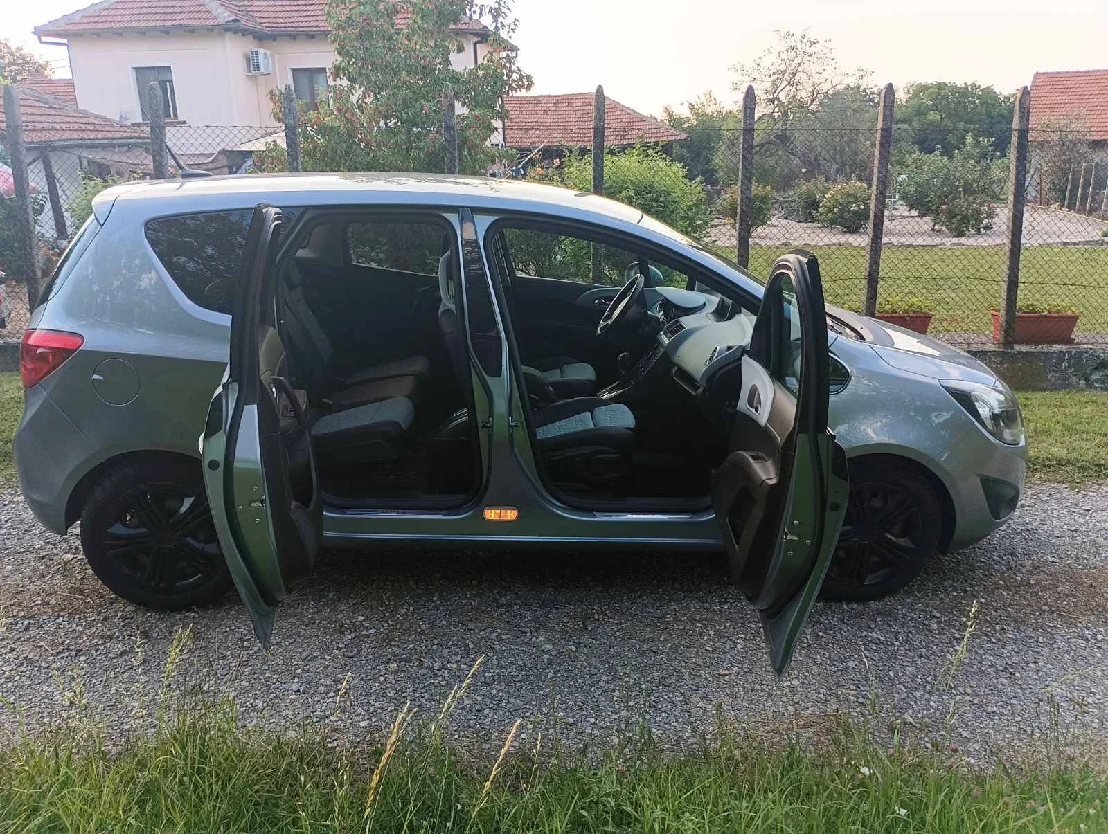 Opel Meriva, снимка 16 - Автомобили и джипове - 56485574