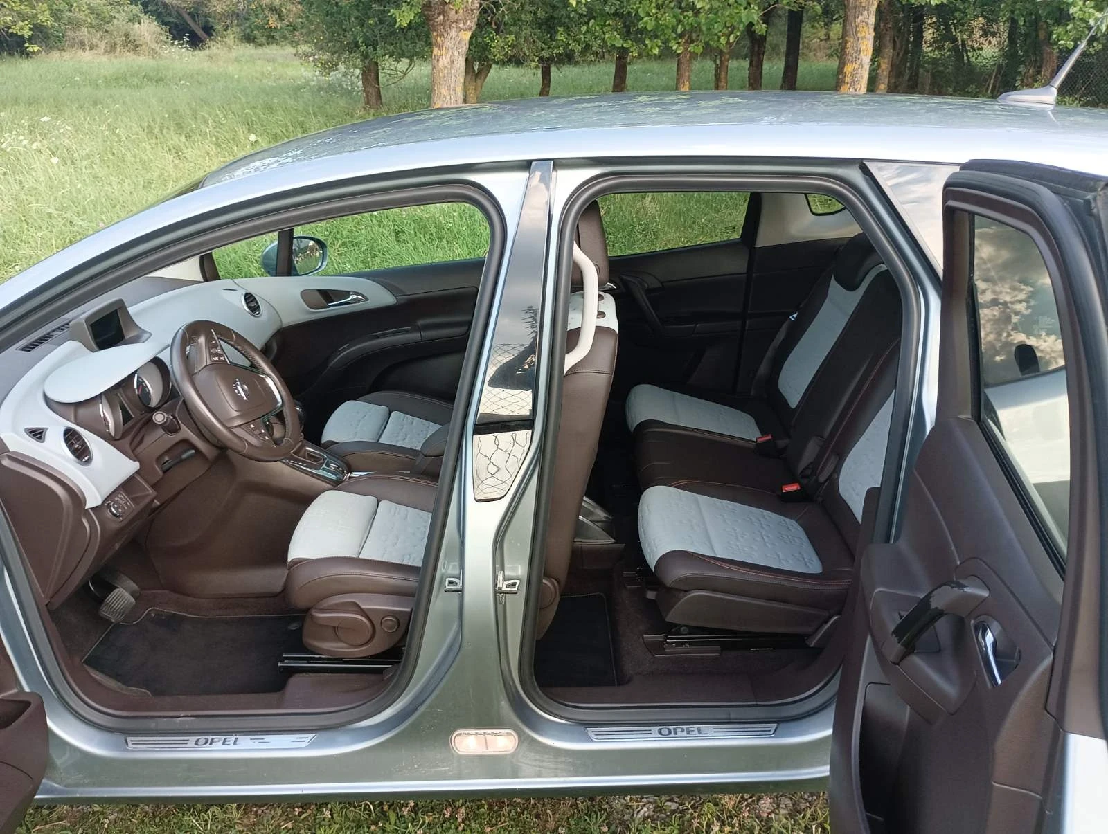 Opel Meriva, снимка 15 - Автомобили и джипове - 56485574