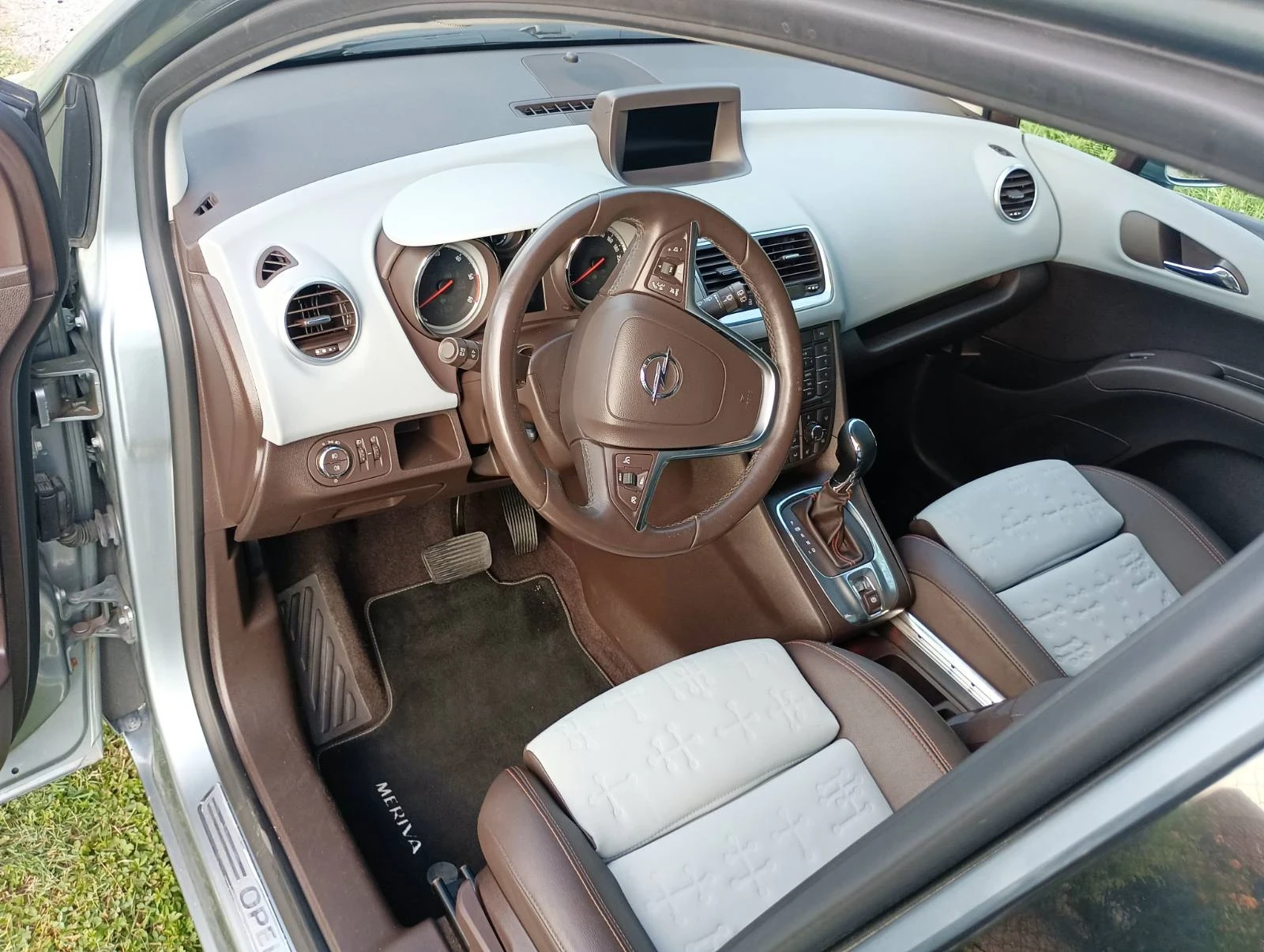 Opel Meriva, снимка 10 - Автомобили и джипове - 56485574