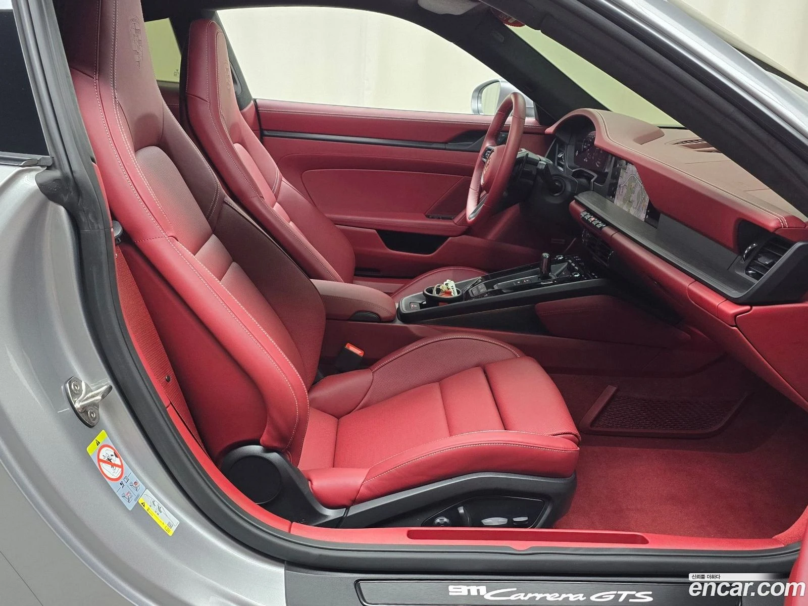 Porsche 911 Carrera GTS* ВКЛЮЧЕНИ ВСИЧКИ РАЗХОДИ, снимка 10 - Автомобили и джипове - 56547836