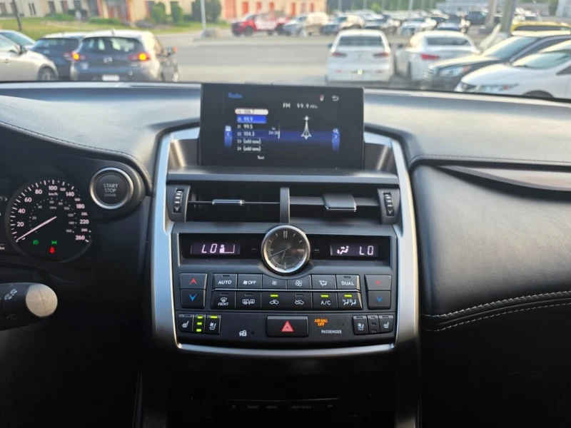 Lexus NX 200t * * CARFAX * * АВТО КРЕДИТ * * , снимка 11 - Автомобили и джипове - 52596553