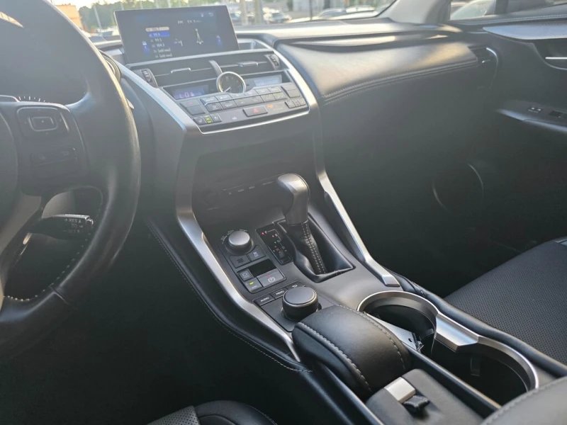 Lexus NX 200t * * CARFAX * * АВТО КРЕДИТ * * , снимка 10 - Автомобили и джипове - 52596553