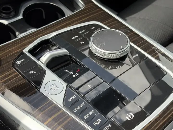 BMW X5 xDrive40i/ОБДУХВАНЕ/ПАНОРАМА/ДИСТРОНИК/360 КАМЕРИ, снимка 12 - Автомобили и джипове - 55205897