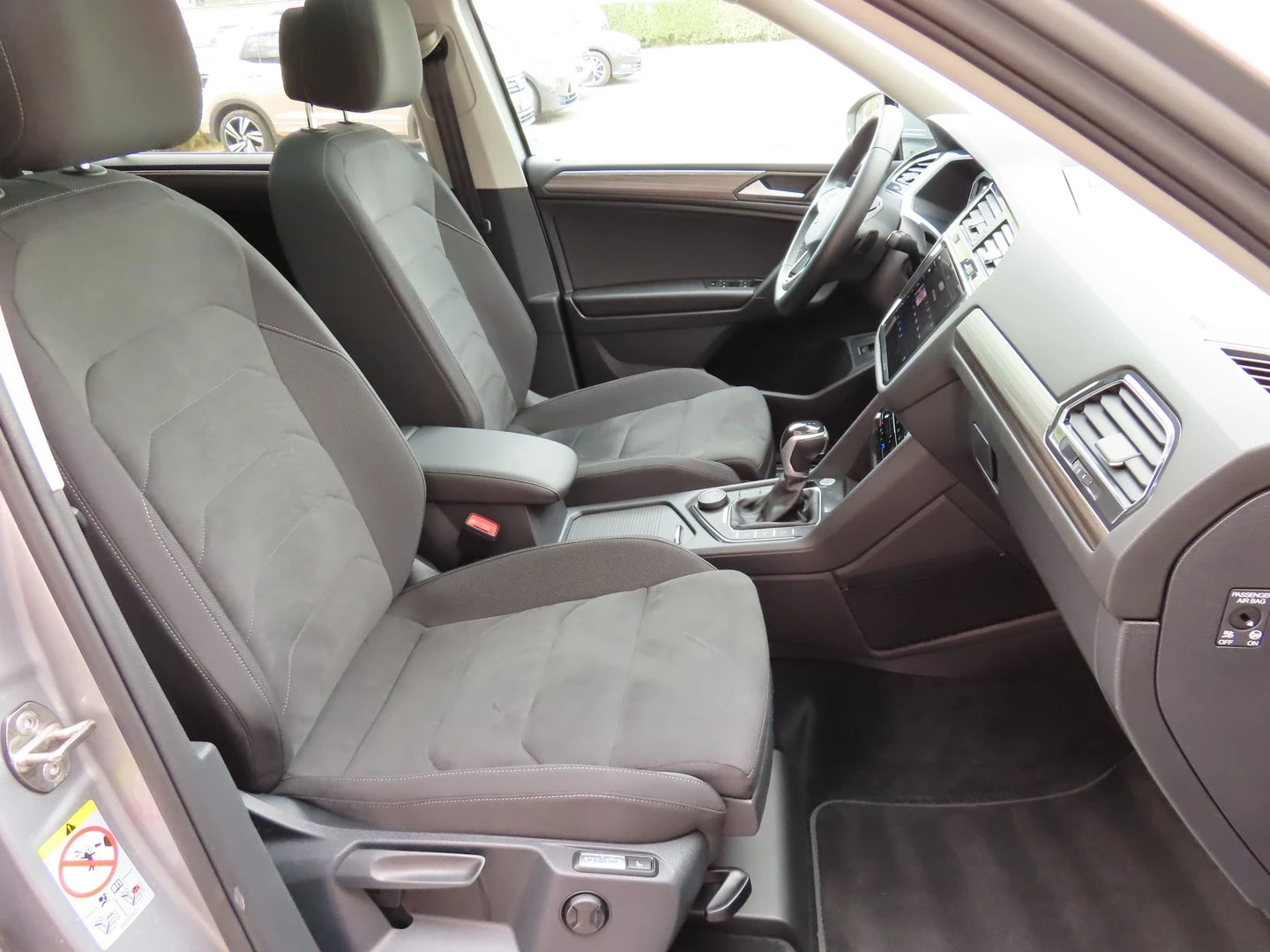 VW Tiguan LWB PA Elegance 2.0TDI 4MOT DSG - изображение 9
