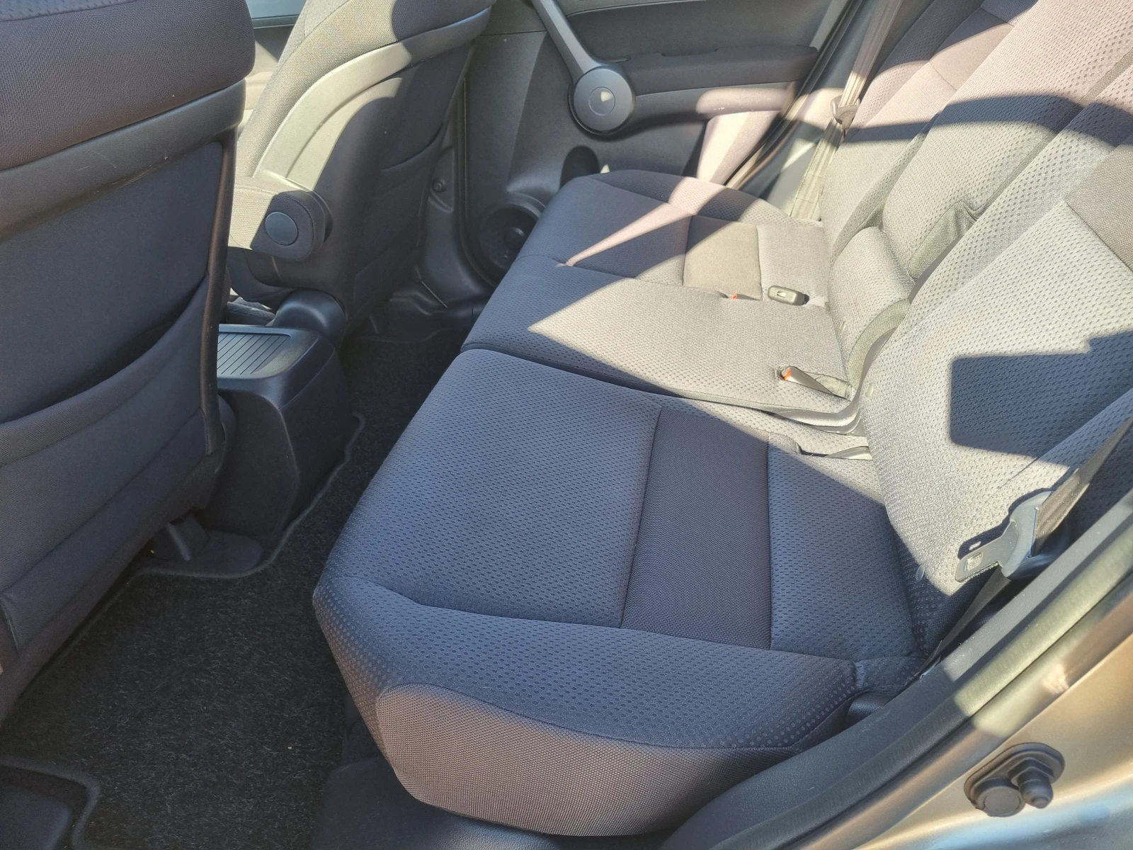 Honda Cr-v 2.0i 150 к.с  AWD ШВЕЙЦАРИЯ - изображение 9