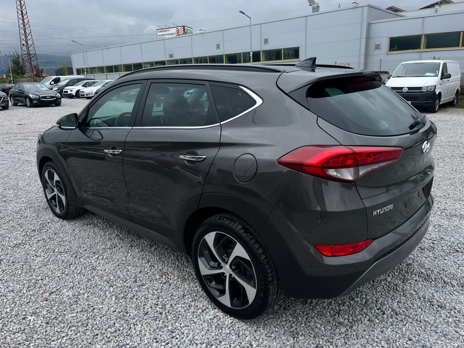 Hyundai Tucson Xpossible 2.0CRDI-136k.c. 4WD/Aвтомат, Панорама/ - изображение 4