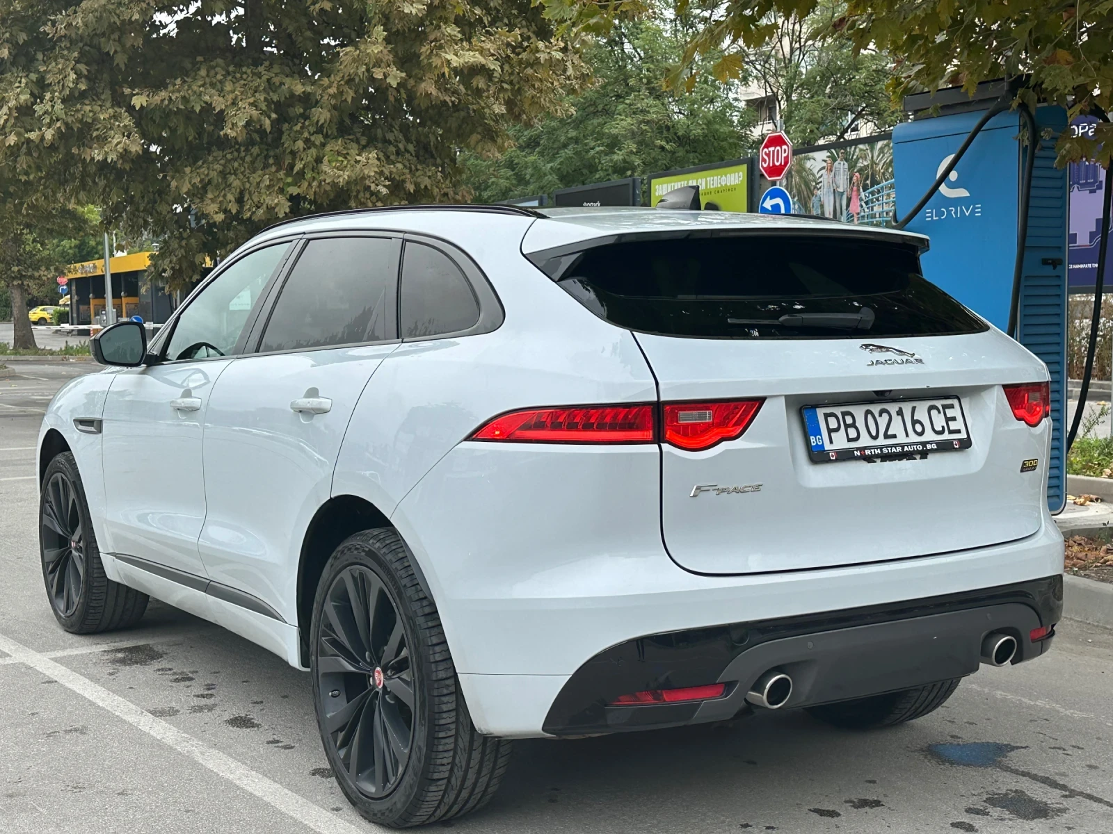 Jaguar F-PACE Уникат 2, 0l като нов, FULL,  модел 300 sport  - изображение 4