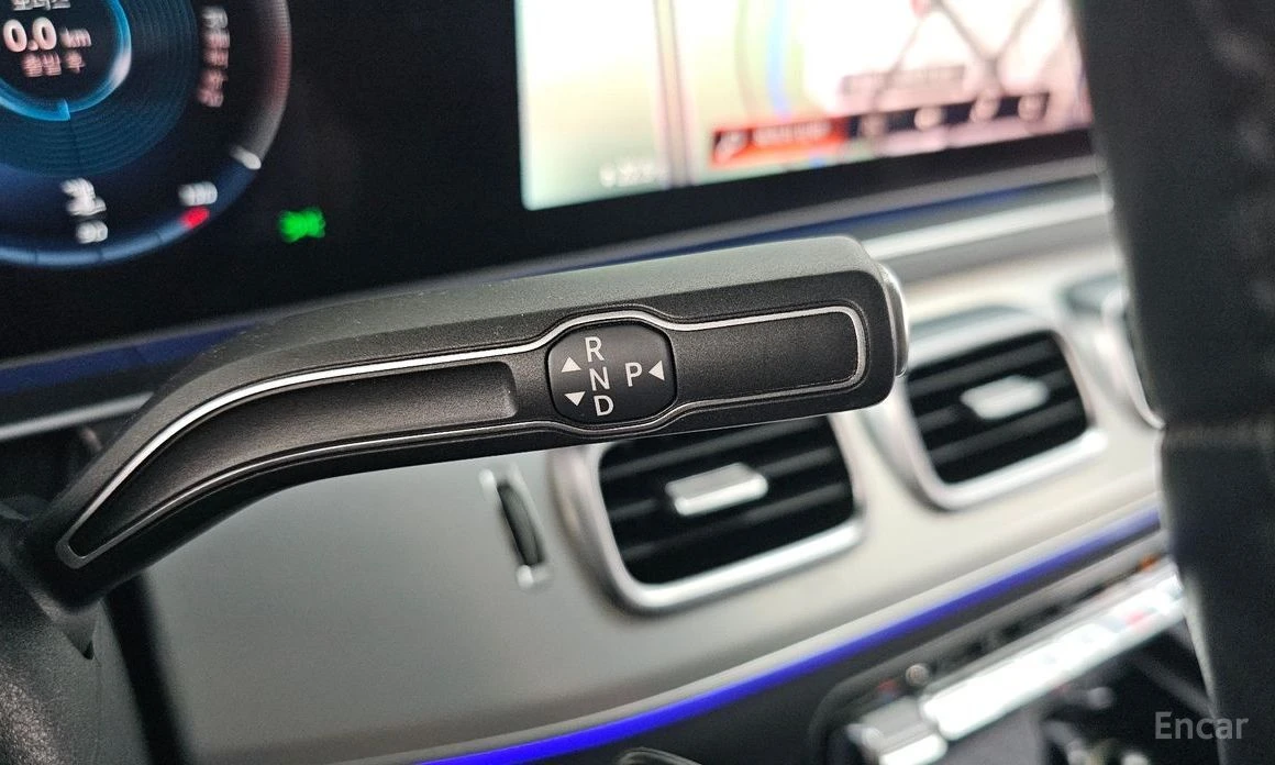 Mercedes-Benz GLE 300  - изображение 9