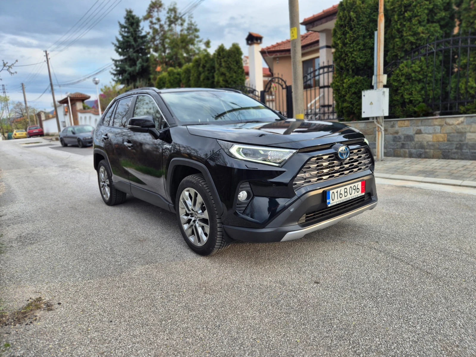 Toyota Rav4 2.5 HYBRID 222ps.4x4, снимка 2 - Автомобили и джипове - 54162195
