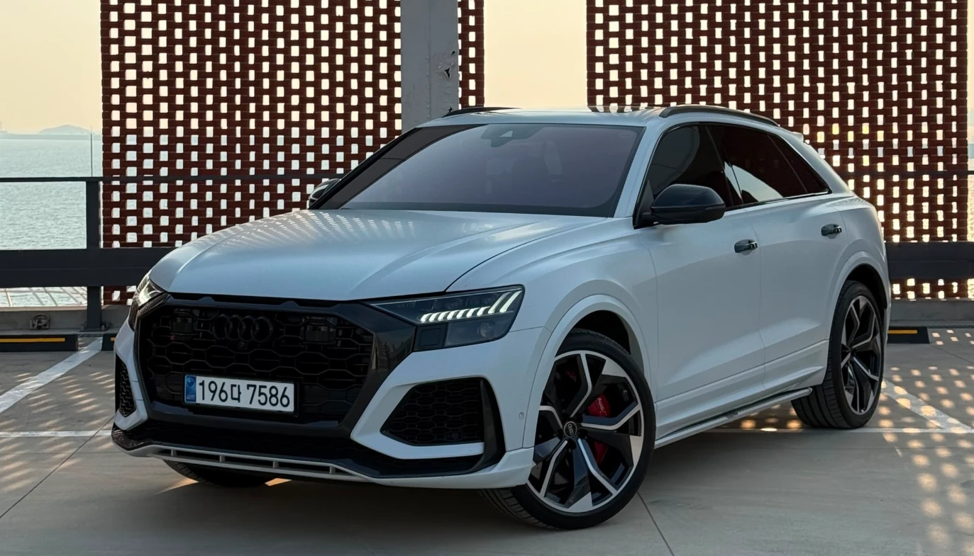 Audi RSQ8