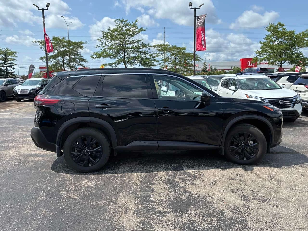 Nissan Rogue AWD SV Midnight Edition / CARFAX / АВТОКРЕДИТ , снимка 3 - Автомобили и джипове - 55470903