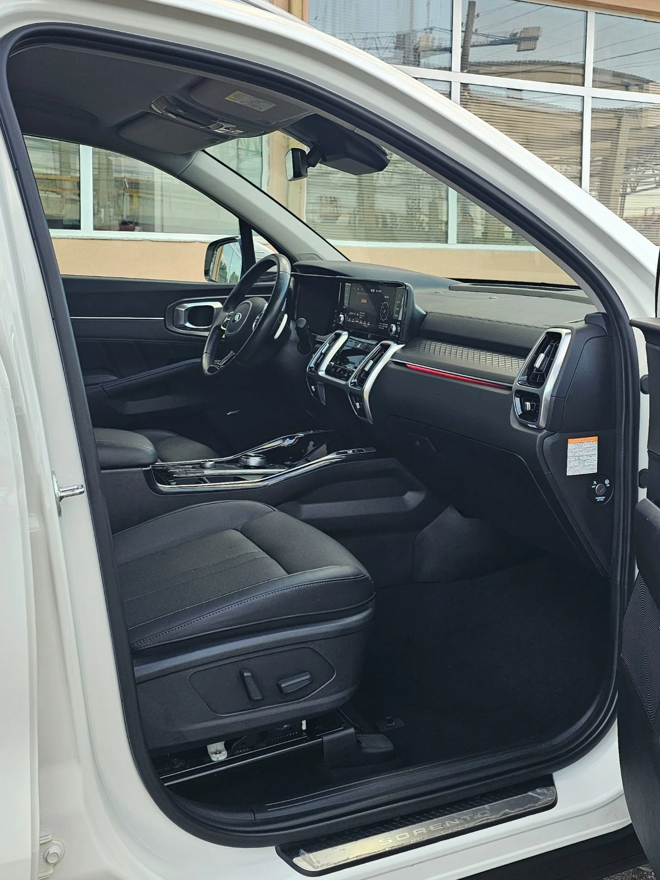 Kia Sorento 1.6 T-GDI HEV Platinum BOSE 7 места 360 камера 6AT, снимка 11 - Автомобили и джипове - 56061784