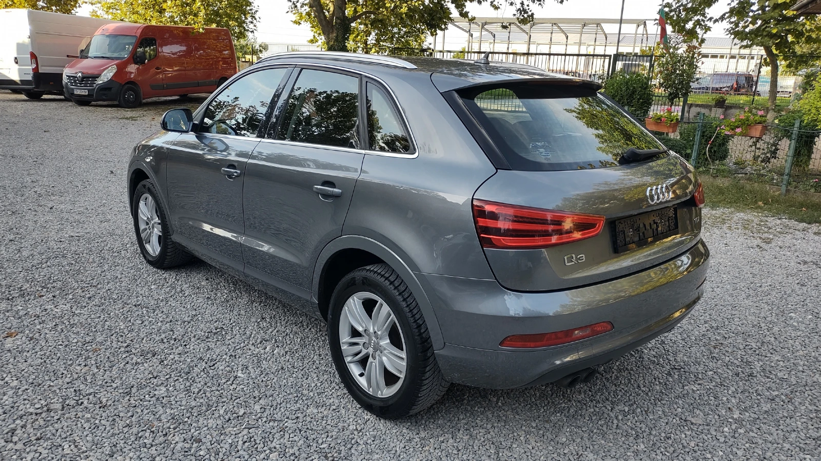 Audi Q3 Navi/LED/2.0TDI/6ck/HOBA, снимка 4 - Автомобили и джипове - 56075380