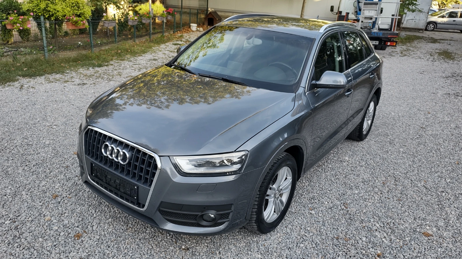 Audi Q3 Navi/LED/2.0TDI/6ck/HOBA
