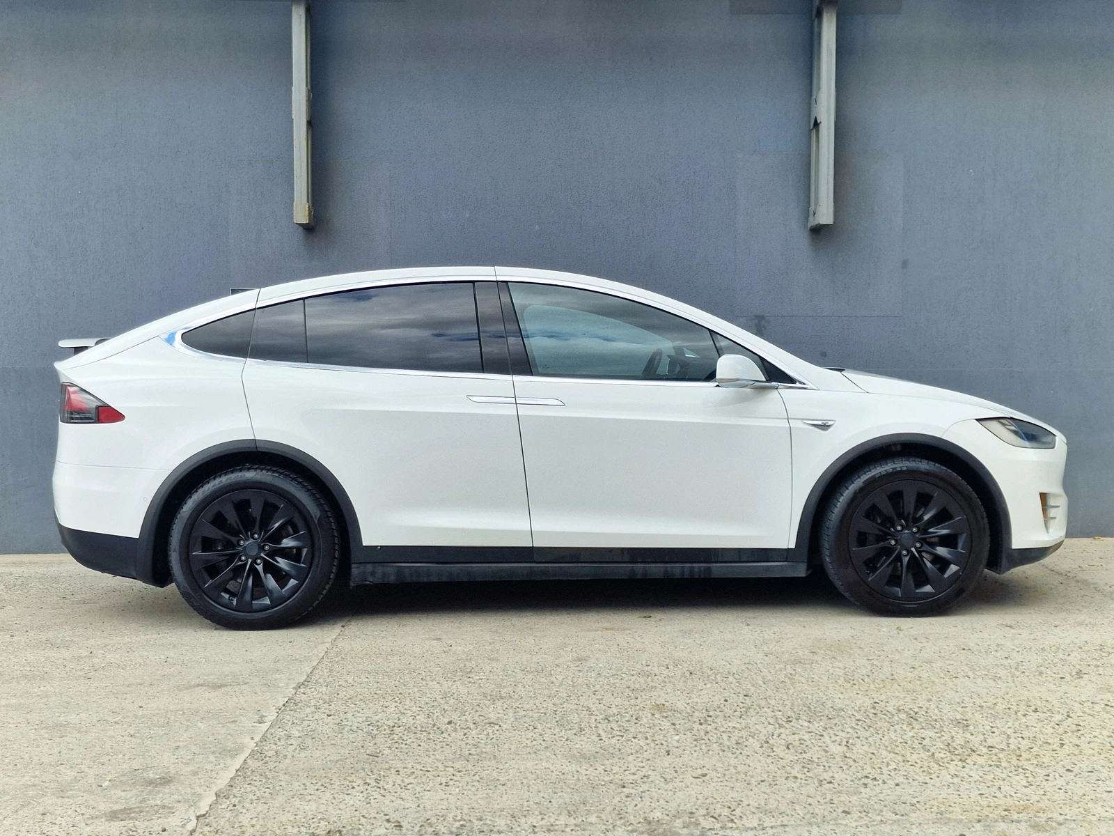 Tesla Model X X90D 4door Wagon/4X4, снимка 8 - Автомобили и джипове - 56293889