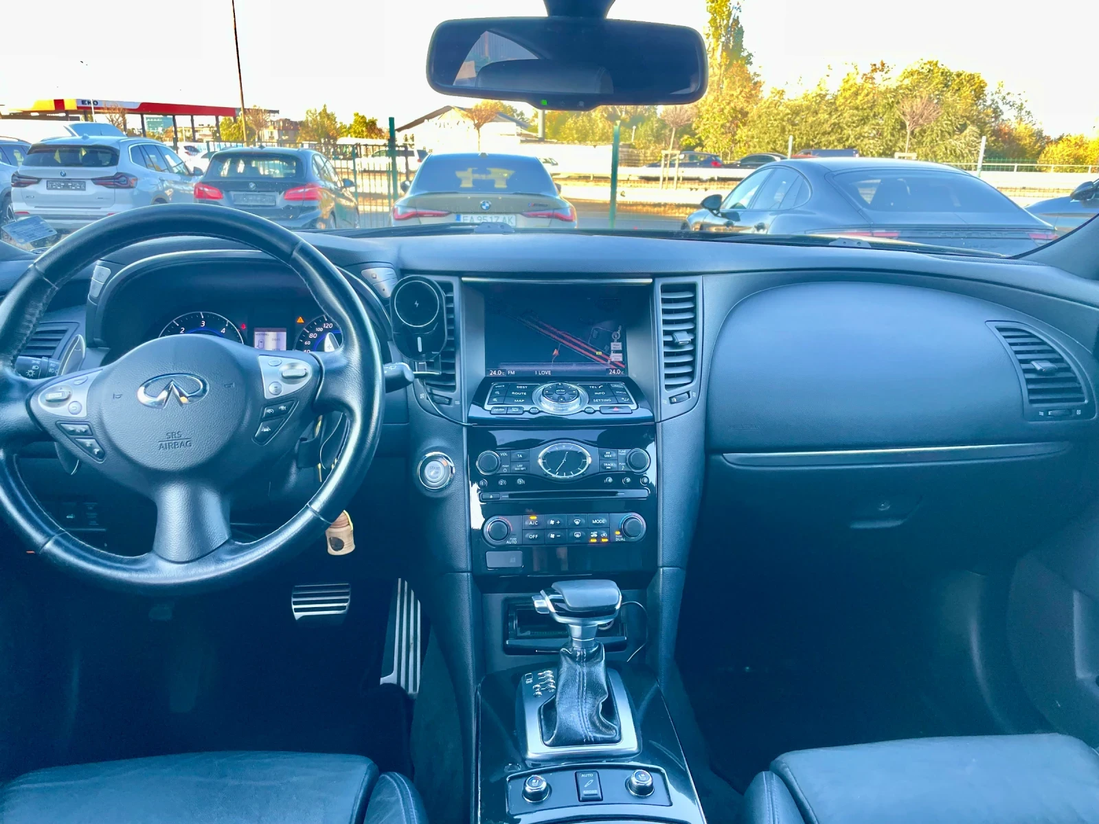 Infiniti QX70 S 3.0D, снимка 13 - Автомобили и джипове - 56579494