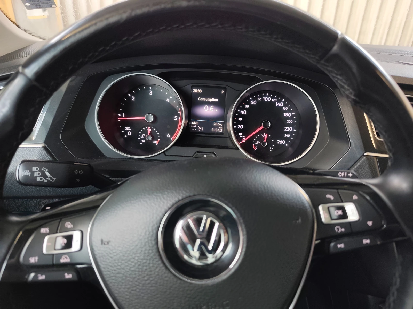 VW Tiguan, снимка 2 - Автомобили и джипове - 56742740