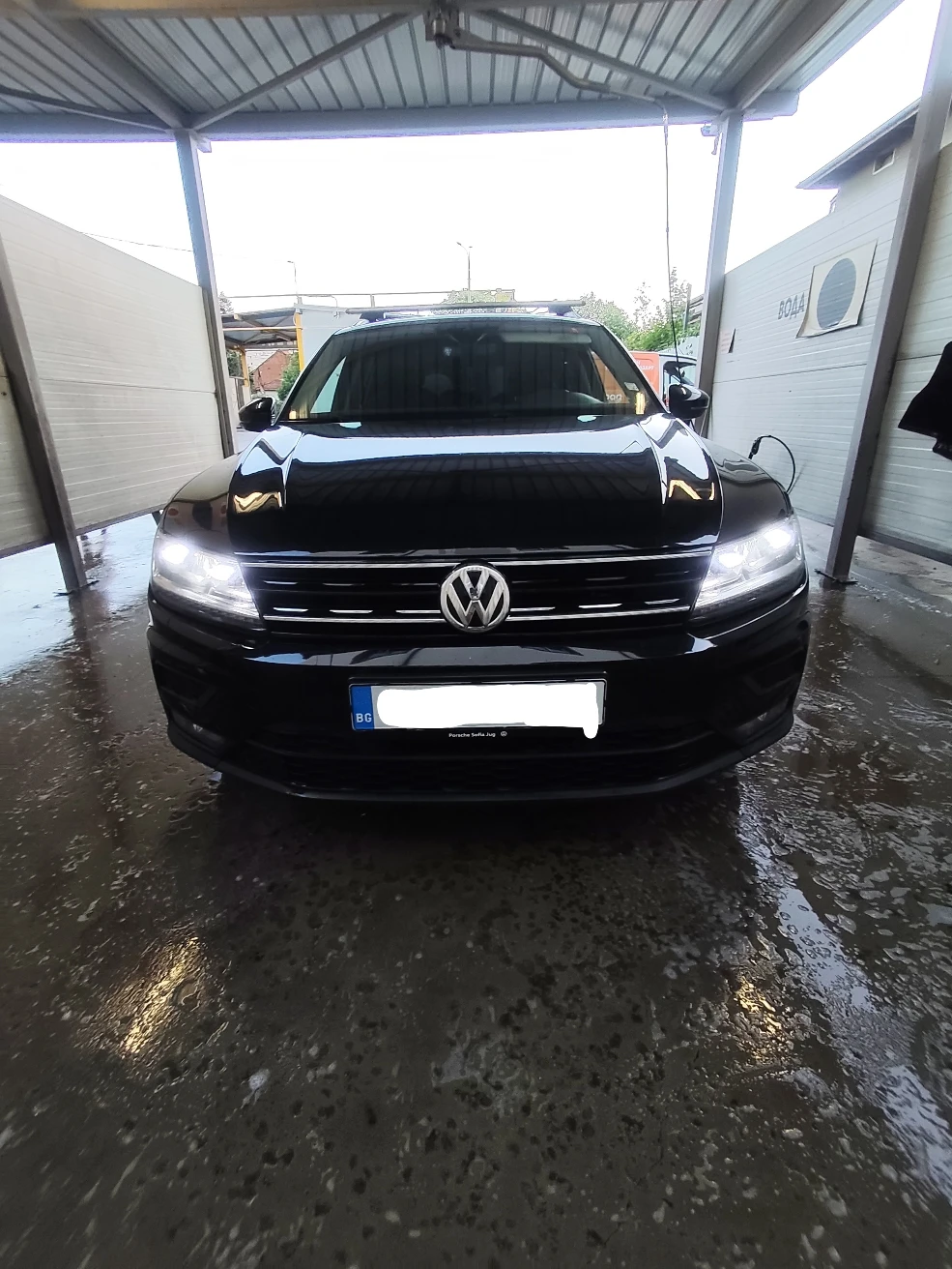 VW Tiguan, снимка 16 - Автомобили и джипове - 56742740
