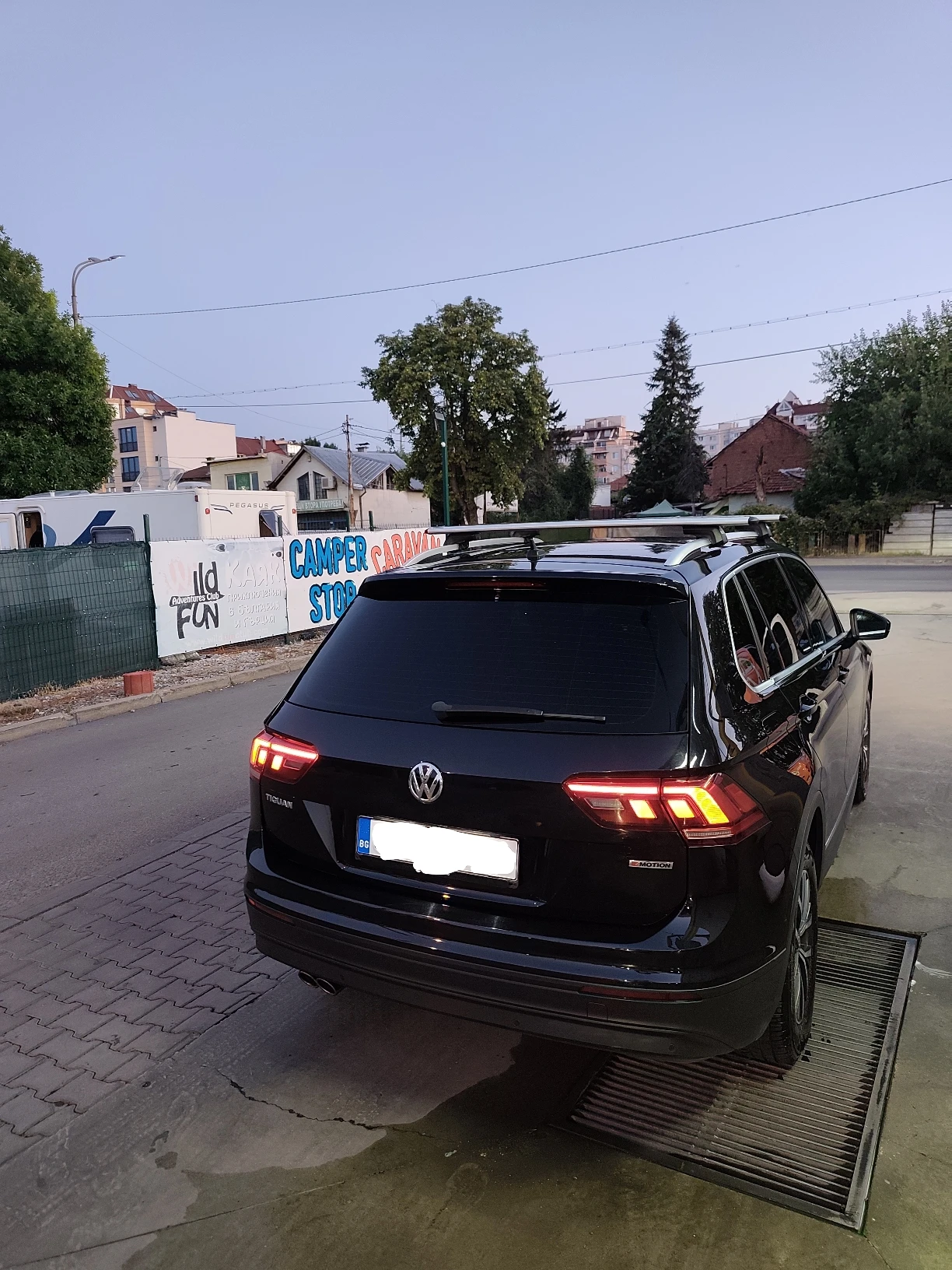 VW Tiguan, снимка 11 - Автомобили и джипове - 56742740