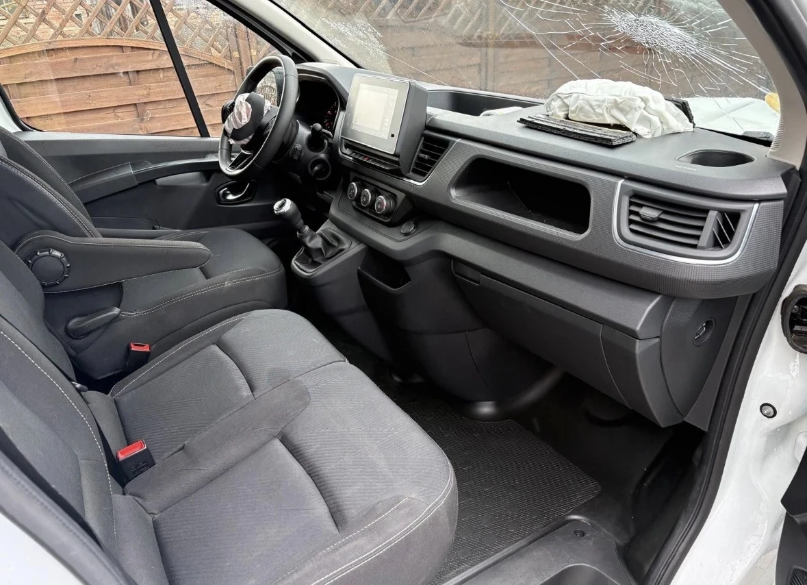 Renault Trafic, снимка 3 - Бусове и автобуси - 54880189