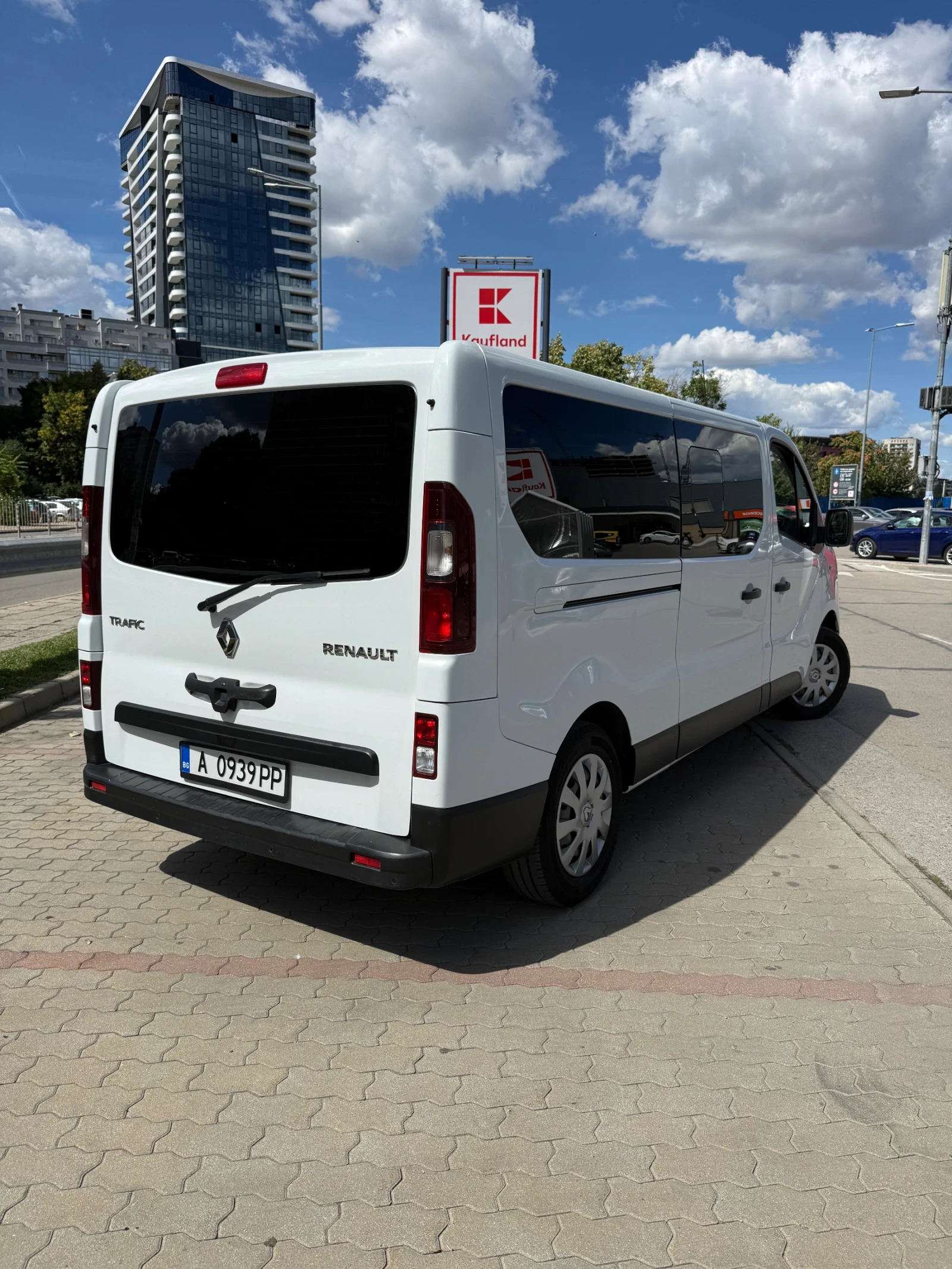 Renault Trafic 1.6 DCI/ LONG/ 8+ 1/ KEYLESS GO, снимка 5 - Бусове и автобуси - 56021279