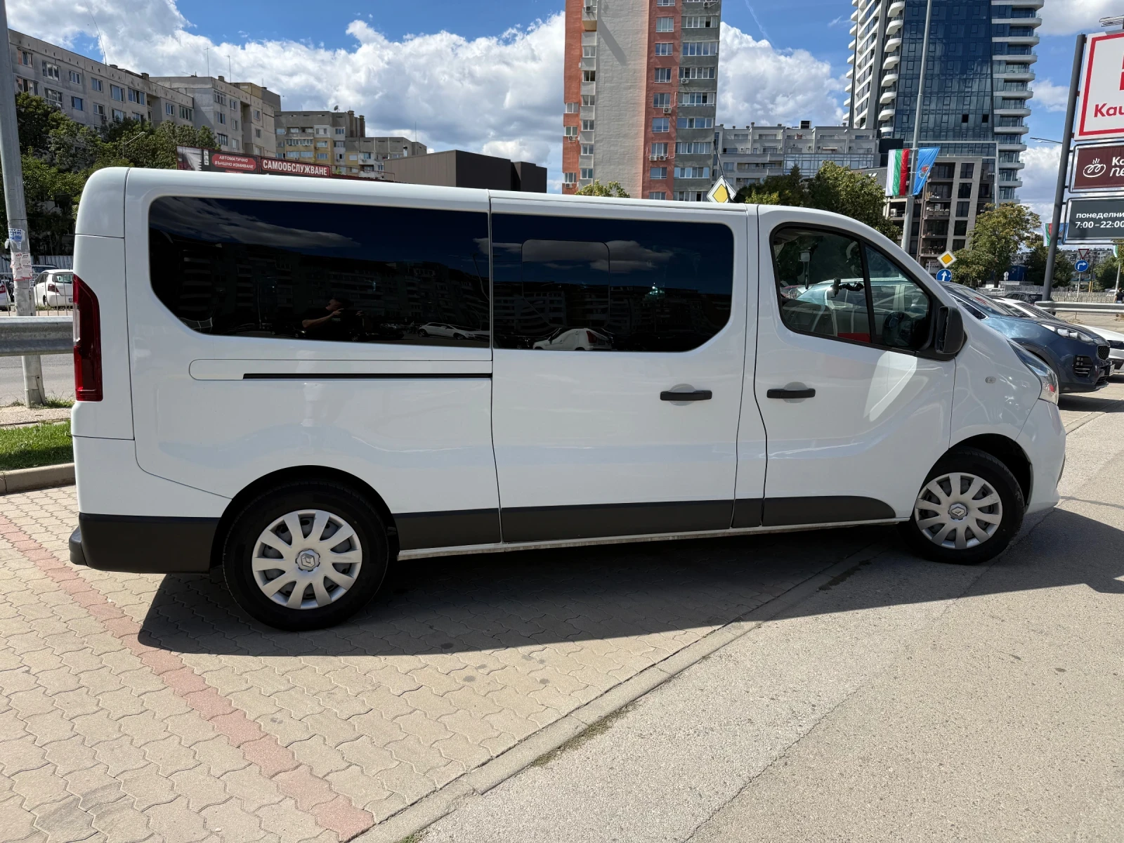 Renault Trafic 1.6 DCI/ LONG/ 8+ 1/ KEYLESS GO, снимка 3 - Бусове и автобуси - 56021279