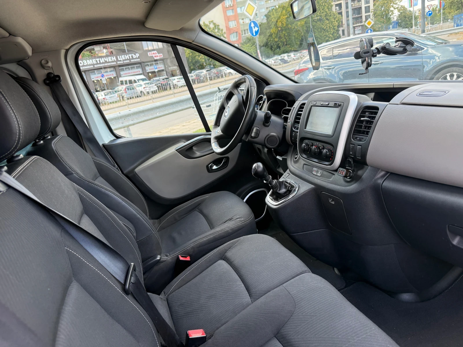 Renault Trafic 1.6 DCI/ LONG/ 8+ 1/ KEYLESS GO, снимка 9 - Бусове и автобуси - 56021279