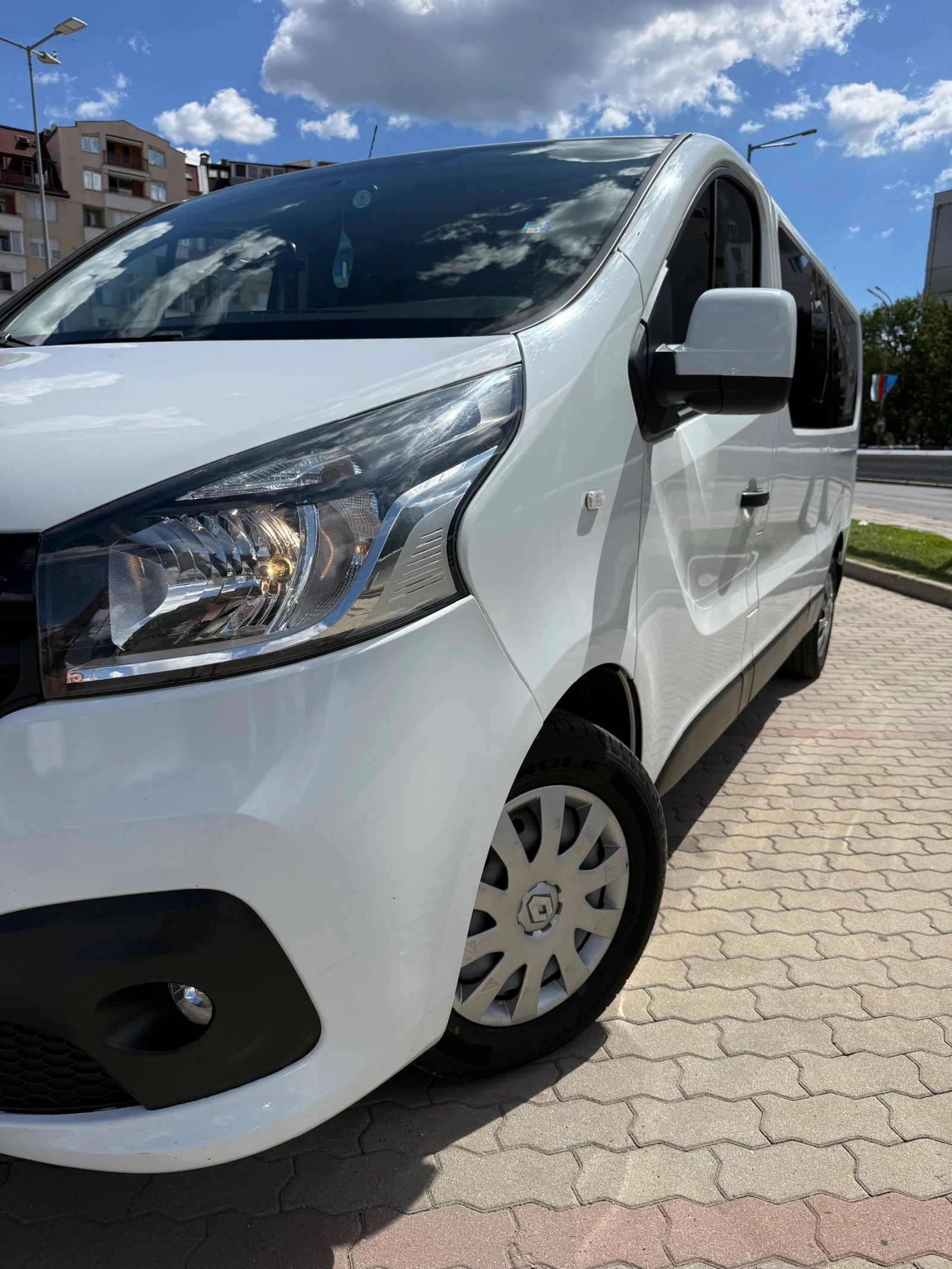 Renault Trafic 1.6 DCI/ LONG/ 8+ 1/ KEYLESS GO, снимка 4 - Бусове и автобуси - 56021279
