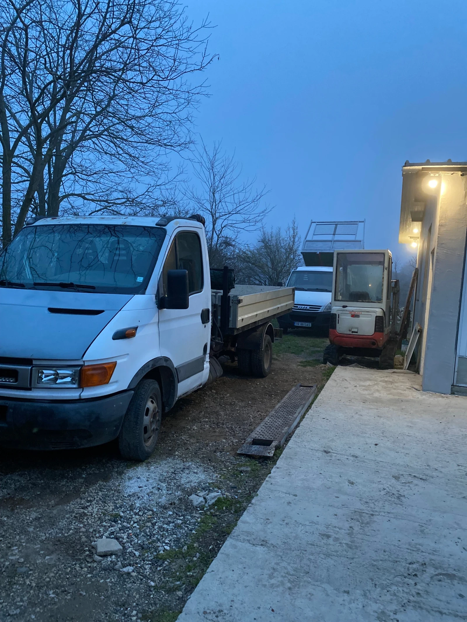 Iveco 35c13 2.8 Самосвал с кран, снимка 9 - Бусове и автобуси - 56056391