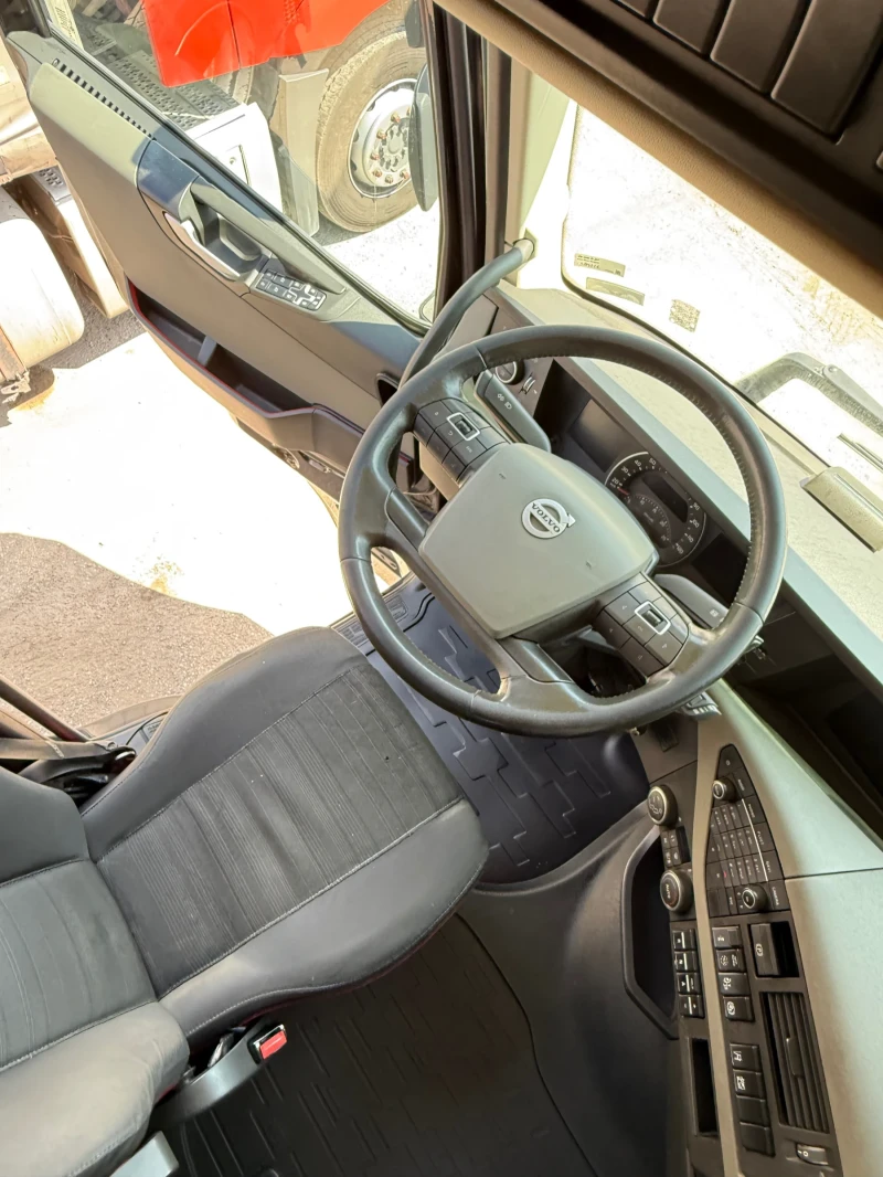Volvo Fh 12 Mega, снимка 11 - Камиони - 50753672
