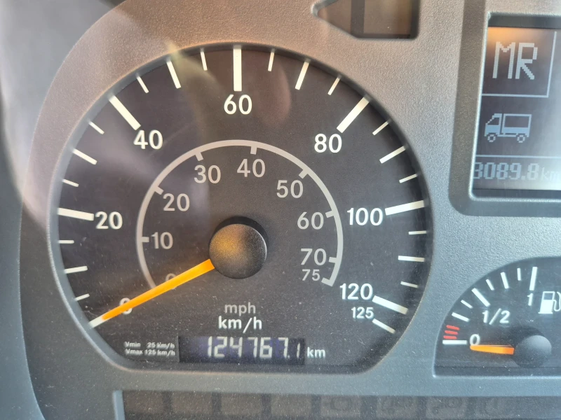 Mercedes-Benz 1824 Снегорин, снимка 11 - Камиони - 52046601