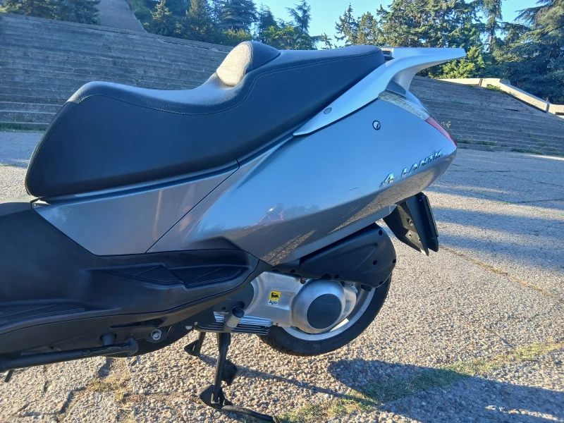 Aprilia Atlantic 250 sprint, снимка 6 - Мотоциклети и мототехника - 51161350