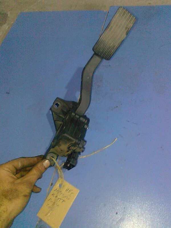 педал газ за Мицубиши Колт (1)