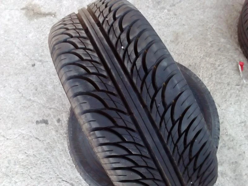 Гуми Летни 205/50R16, снимка 2 - Гуми и джанти - 18579866