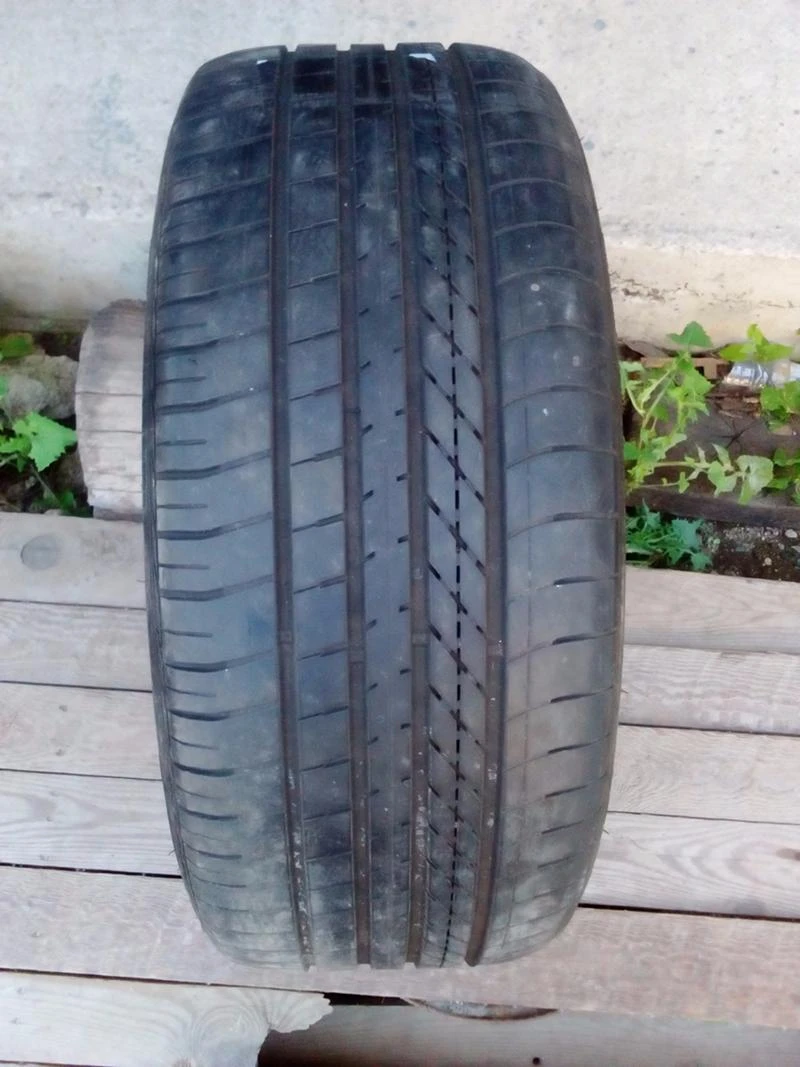 Гуми Летни 245/40R19, снимка 1 - Гуми и джанти - 18783545