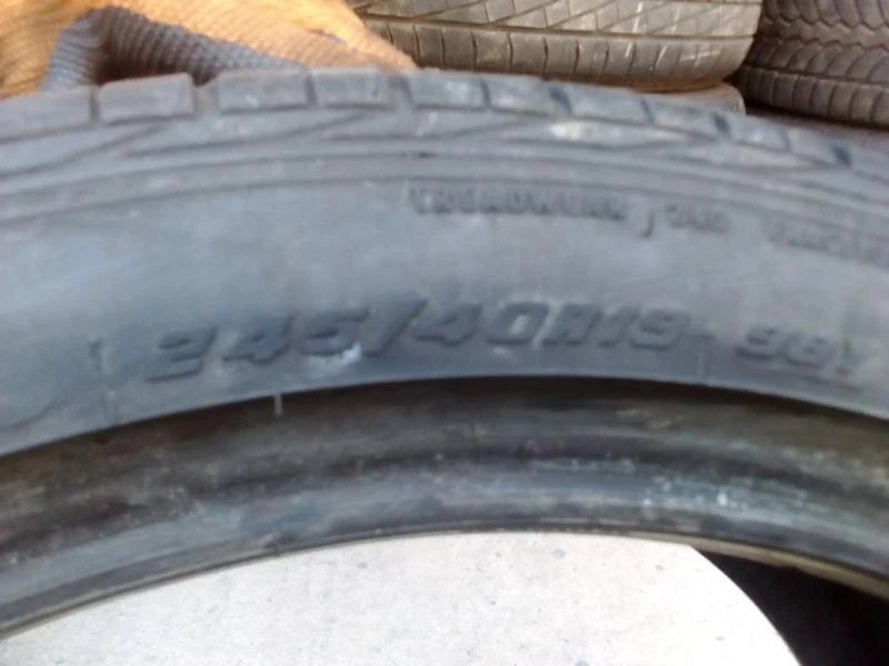 Гуми Летни 245/40R19, снимка 4 - Гуми и джанти - 18783545