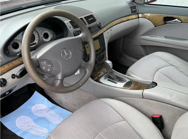 Mercedes-Benz E 320, снимка 4 - Автомобили и джипове - 48382299