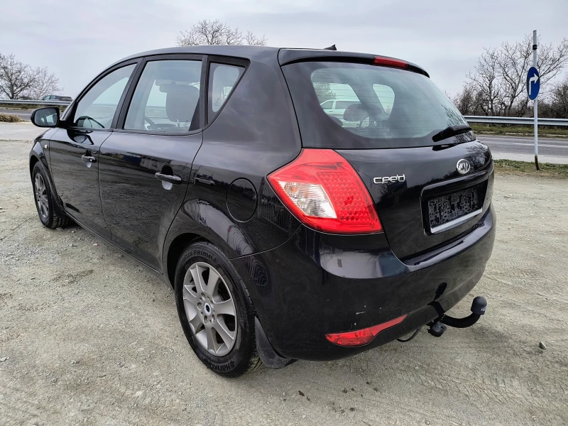 Kia Ceed 1.6-90 КС CRDI / FACELIFT / 6-СКОРОСТИ, снимка 7 - Автомобили и джипове - 49329377