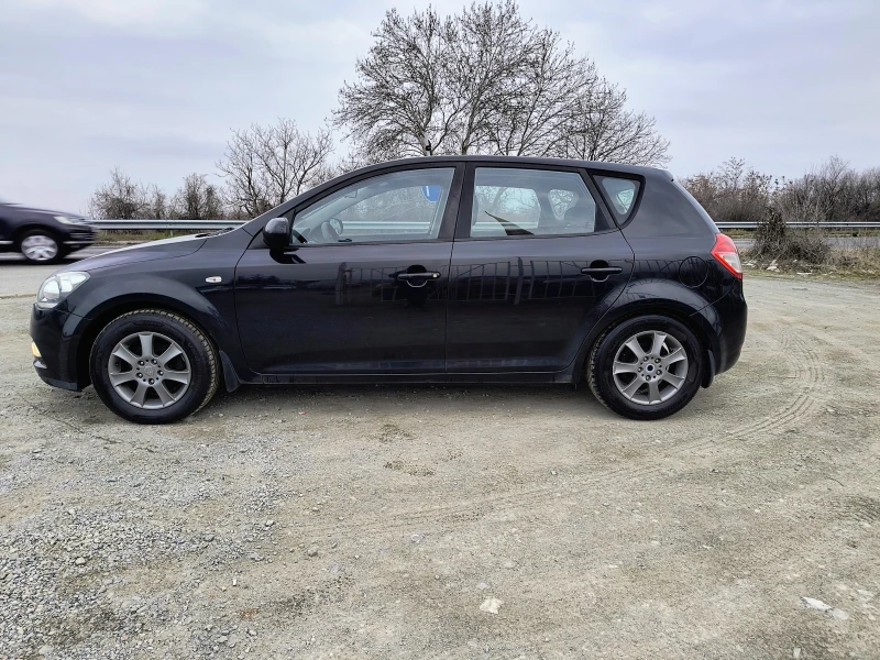 Kia Ceed 1.6-90 КС CRDI / FACELIFT / 6-СКОРОСТИ, снимка 8 - Автомобили и джипове - 49329377