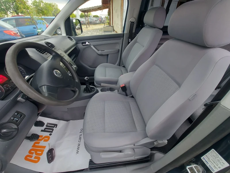 VW Caddy 1.6, снимка 12 - Автомобили и джипове - 50621519