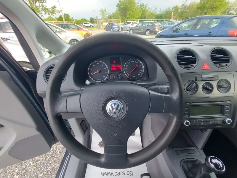 VW Caddy 1.6, снимка 15 - Автомобили и джипове - 50621519